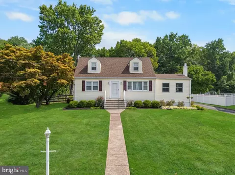 20 Allegheny Ave, Lawrenceville, NJ 08648