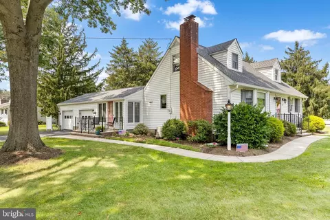 133 Susan Dr, Ewing, NJ 08638