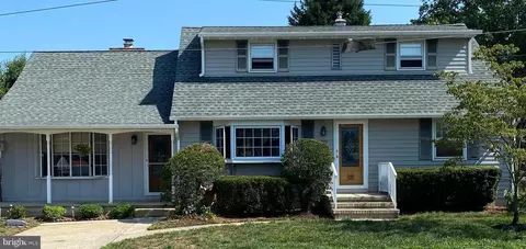 30 Boxwood Ave, Hamilton, NJ 08619