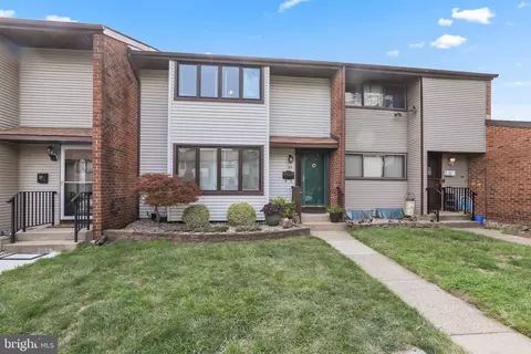39 Bennington Dr, Hightstown, NJ 08520