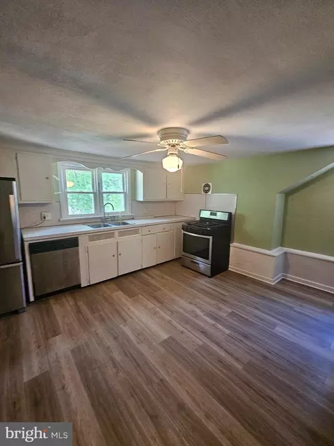 47 Stratford Ave, Trenton, NJ 08618