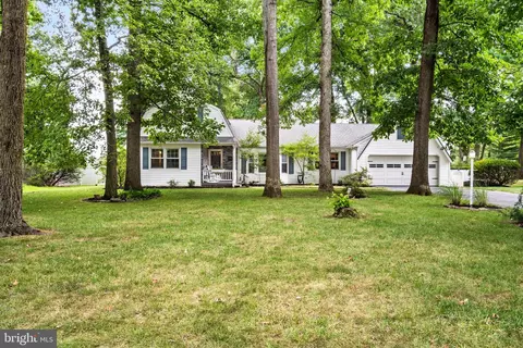 306 Oak Ln, West Windsor, NJ 08550