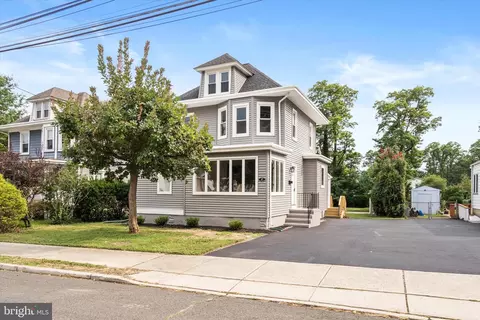 67 Locust Ave, Hamilton, NJ 08610