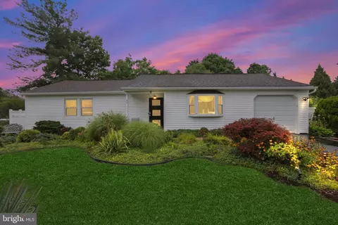 64 Misty Morn Ln, Ewing, NJ 08638