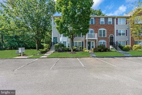 43 Lehavre Ct, Hamilton, NJ 08619