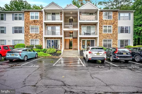 53 Willow Ct, Hamilton, NJ 08619