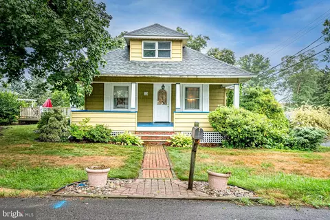 44 Woodside Ave, Hightstown, NJ 08520