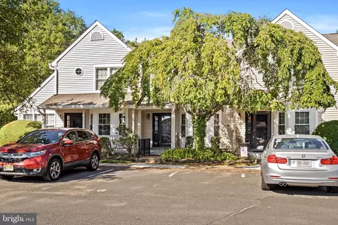 20 Washington Ct, East Windsor, NJ 08520