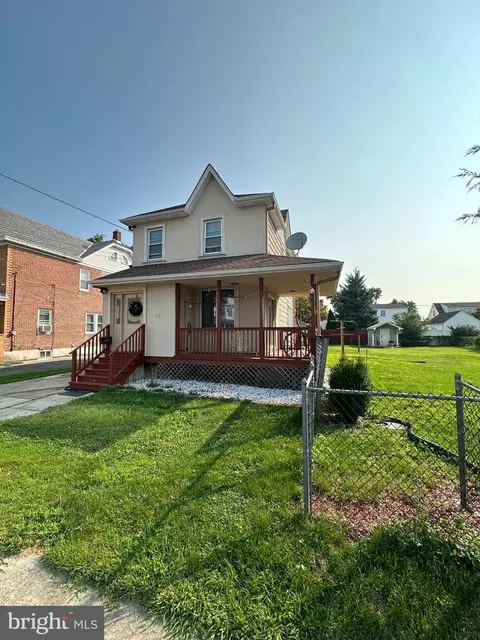 38 Myrtle St, Lawrenceville, NJ 08648