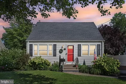 32 Brockton Rd, Hamilton, NJ 08619