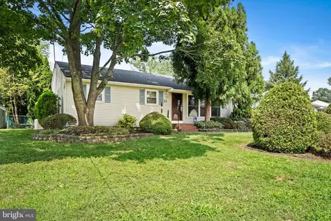 12 Running Brook Rd, Ewing, NJ 08638