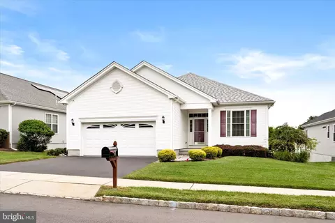 6 Foster Rd, Pennington, NJ 08534