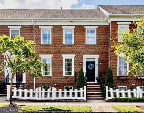 17 Story Pl, Robbinsville, NJ 08691