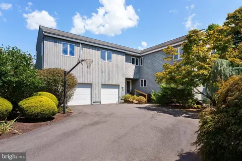 28 Indian Run Rd, Princeton Junction, NJ 08550