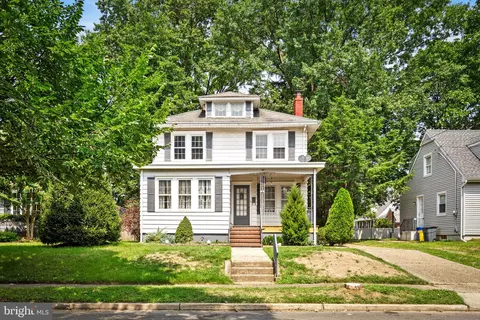28 Lowell Ave, Hamilton, NJ 08619