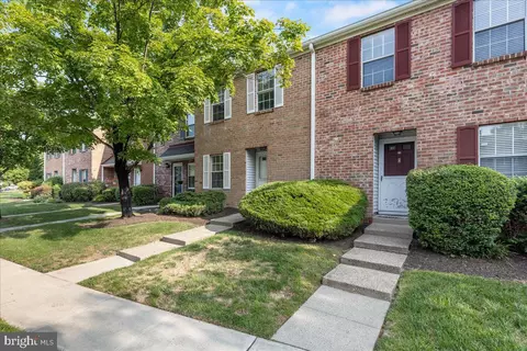 32 Quince Ct, Lawrenceville, NJ 08648