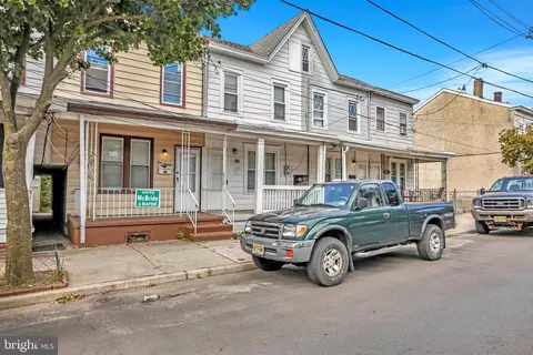 913 Beatty St, Trenton, NJ 08611