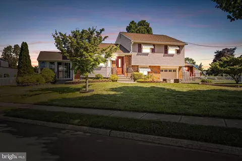Exterior - 2 Bow Rd, Hamilton, NJ 08690 photo 1 of 8