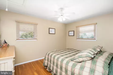 Bedroom - 2 Bow Rd, Hamilton, NJ 08690 photo 1 of 5