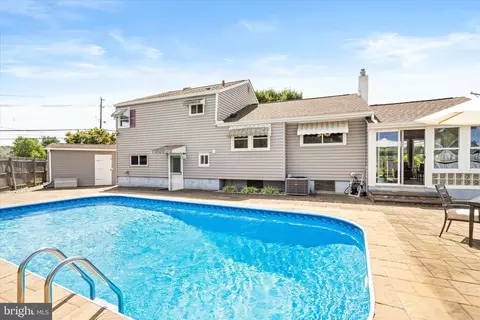 Exterior - 2 Bow Rd, Hamilton, NJ 08690 photo 8 of 8