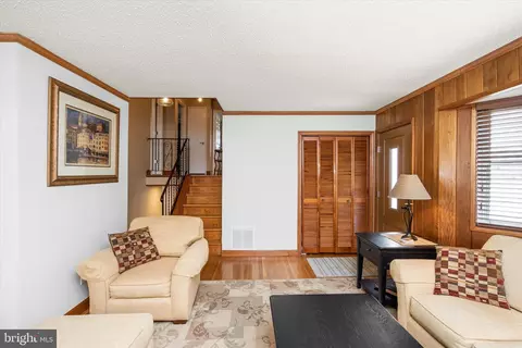 Entry Way - 2 Bow Rd, Hamilton, NJ 08690 photo 1 of 3