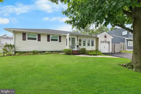 2204 Yardville Hamilton Sq Rd, Hamilton, NJ 08690