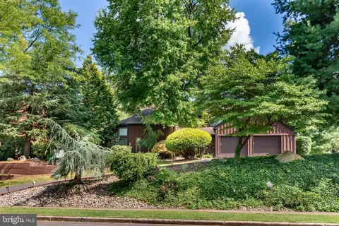 37 Woodlane Rd, Lawrence, NJ 08648