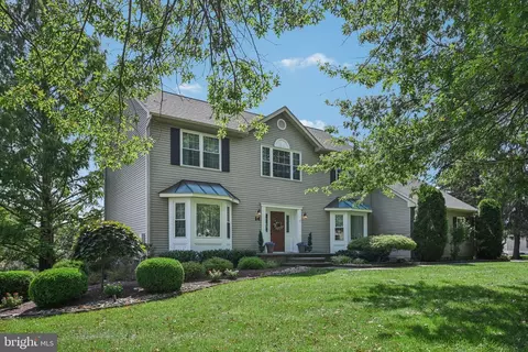 14 Spring Garden Rd, Robbinsville, NJ 08691