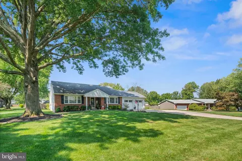 7 Primrose Pl, Ewing, NJ 08638 photo 2
