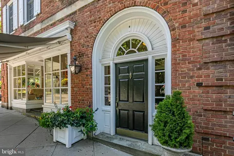 3 Palmer Sq W #F, Princeton, NJ 08542