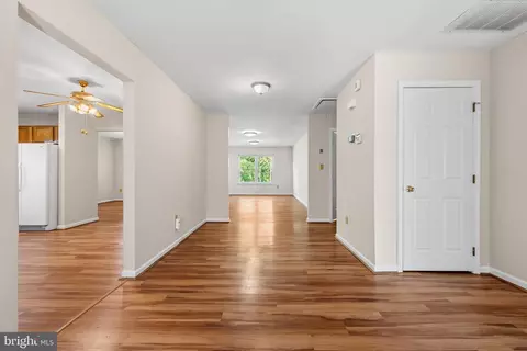 2 Holiday Ct, Trenton, NJ 08638 photo 4