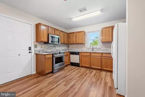 2 Holiday Ct, Trenton, NJ 08638 photo 7