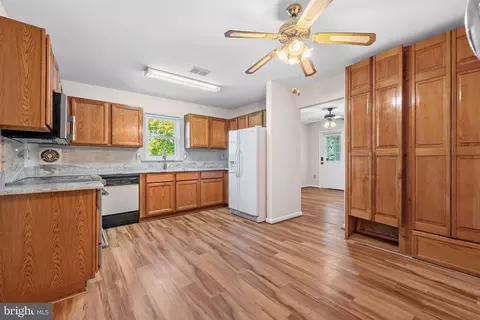 2 Holiday Ct, Trenton, NJ 08638 photo 6