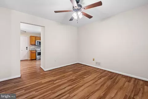 2 Holiday Ct, Trenton, NJ 08638 photo 8