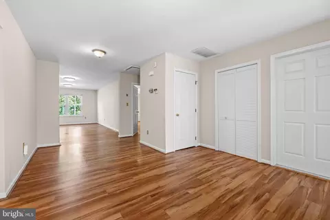 2 Holiday Ct, Trenton, NJ 08638 photo 3