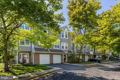 83 W Shrewsbury Pl, Princeton, NJ 08540