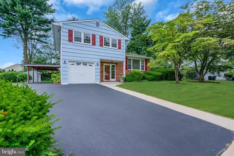 11 Tanglewood Dr, Hamilton, NJ 08619