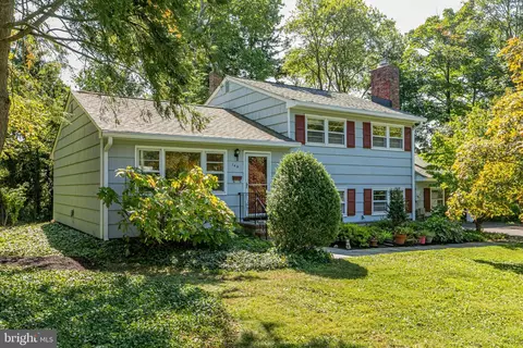 145 Hickory Ct, Princeton, NJ 08540