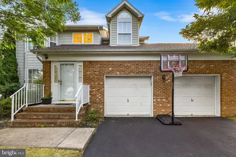 107 Honeysuckle Dr, Ewing, NJ 08638