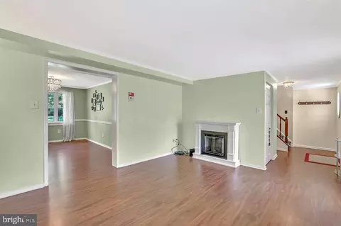 Living - 15 School Dr, Windsor, NJ 08561 photo 3 of 4