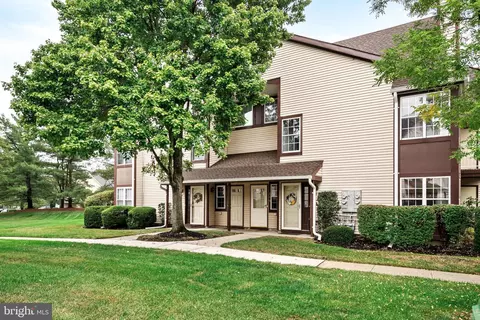 298 Andover Pl, Robbinsville, NJ 08691