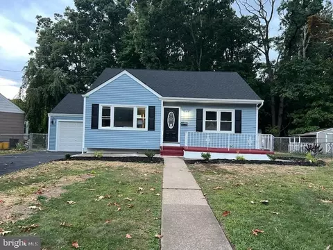 22 Ranchwood Dr, Ewing, NJ 08618