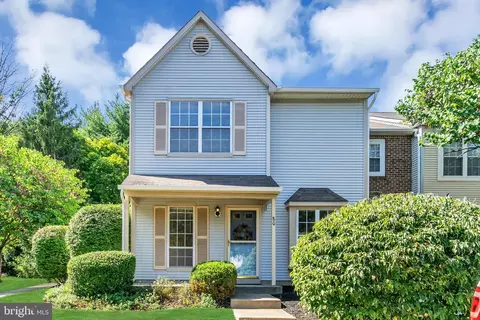 80 Beacon Pl, Robbinsville, NJ 08691