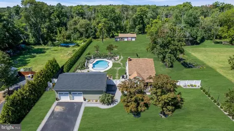 301 Evelyn Ave, Hamilton, NJ 08619
