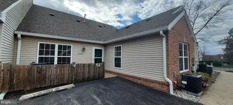 51 Woolsey Ct, Pennington, NJ 08534