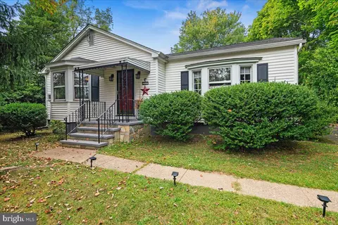 2337 Pennington Rd, Pennington, NJ 08534