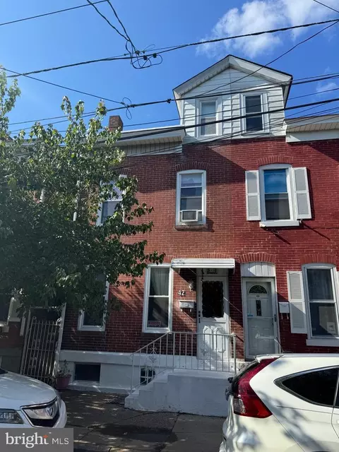 42 Charles St, Trenton, NJ 08611