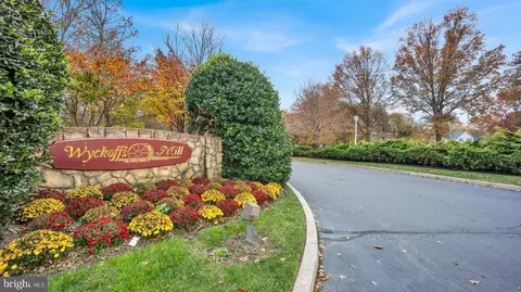 10 Powell Ct, Hightstown, NJ 08520