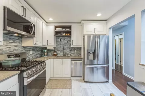 61 Holly, Hamilton, NJ 08619