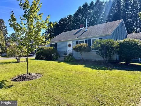 41 Wilfred Ave, Titusville, NJ 08560